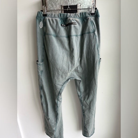 FP Movement Hot Shot Pants Midnight Jade Size Medium - Picture 2 of 4